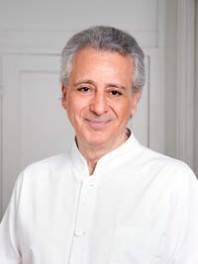 Le docteur Dermatologue Alain